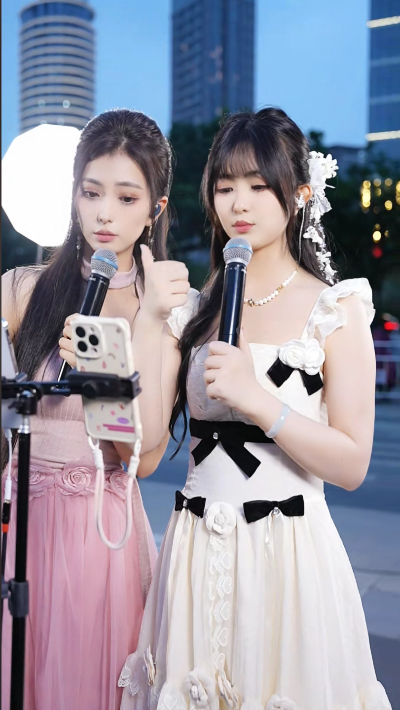 双小吱